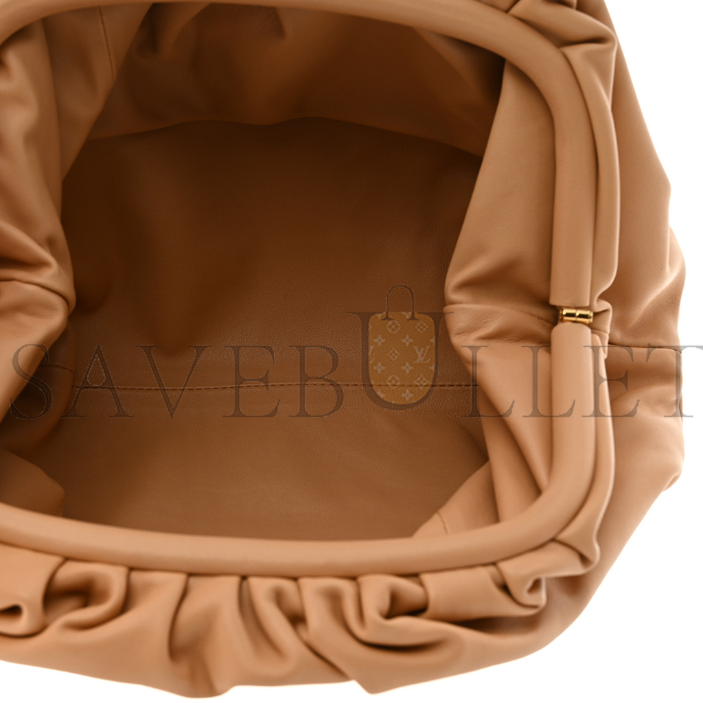 BOTTEGA VENETA CALFSKIN TEEN POUCH ALMOND (31*15*6cm) BOTTEGA VENETA CALFSKIN TEEN POUCH ALMOND (31*15*6cm)