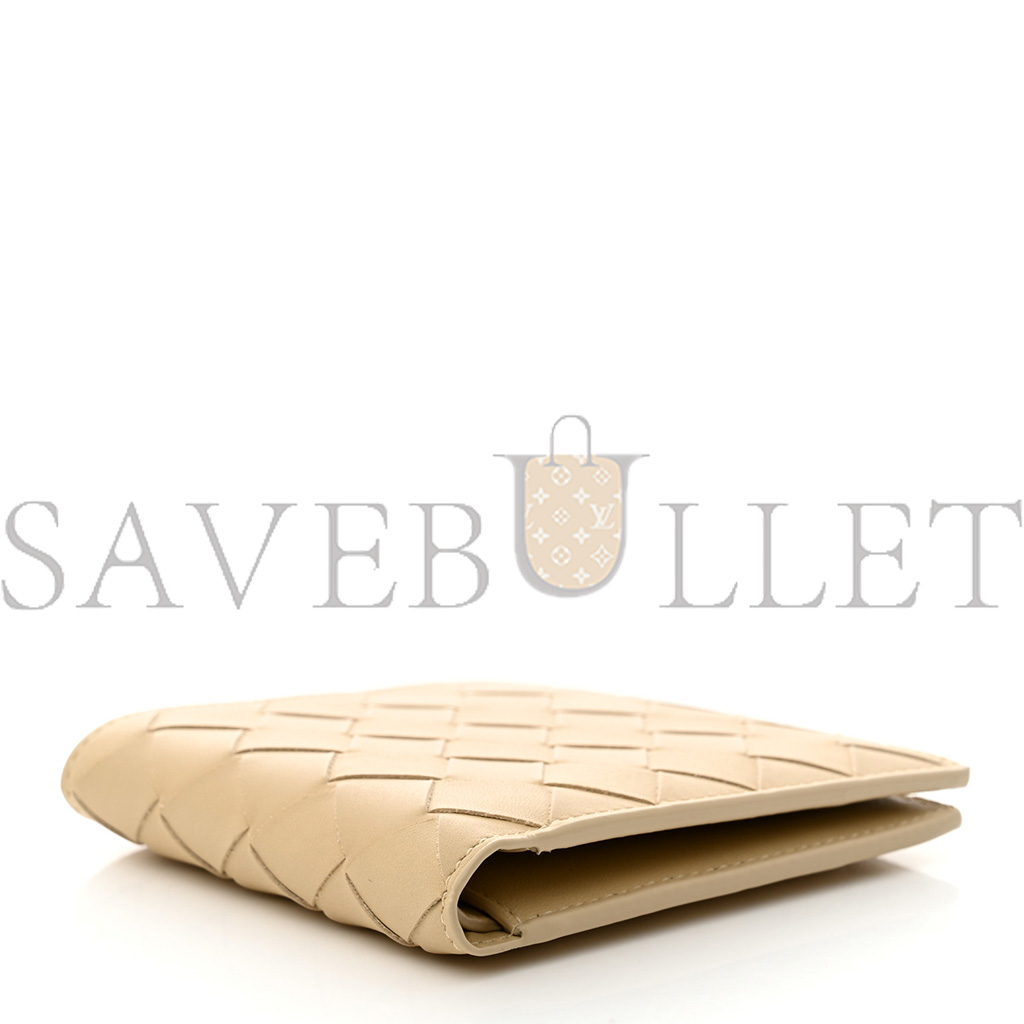 BOTTEGA VENETA NAPPA MAXI INTRECCIATO BI FOLD WALLET PORRIDGE (11*10*2cm) BOTTEGA VENETA NAPPA MAXI INTRECCIATO BI FOLD WALLET PORRIDGE (11*10*2cm)