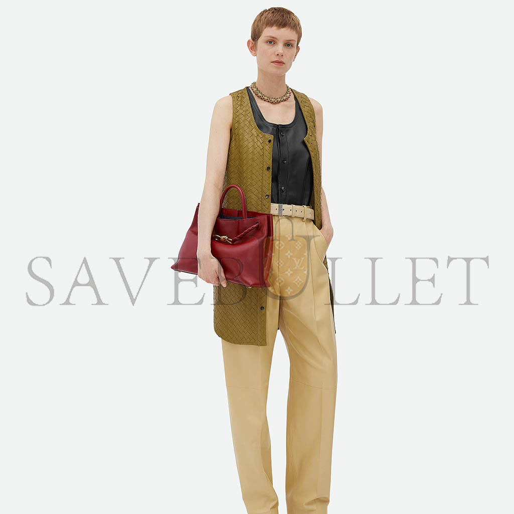 BOTTEGA VENETA ANDIAMO 810214V4O946545 (32*25*11cm) BOTTEGA VENETA ANDIAMO 810214V4O946545 (32*25*11cm)