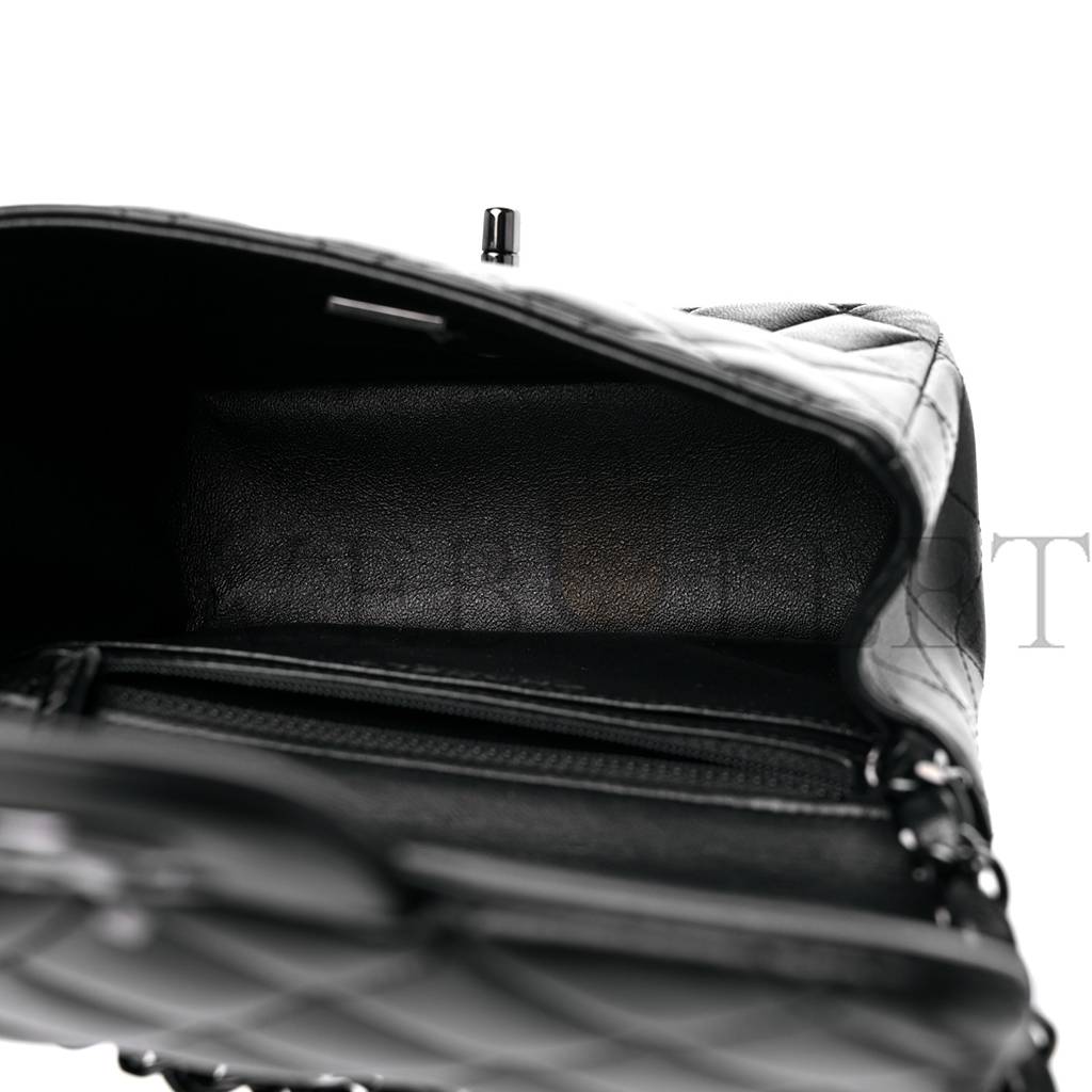 CHANEL LAMBSKIN QUILTED MINI SQUARE FLAP SO BLACK SILVER HARDWARE (17*12*7cm) CHANEL LAMBSKIN QUILTED MINI SQUARE FLAP SO BLACK SILVER HARDWARE (17*12*7cm)