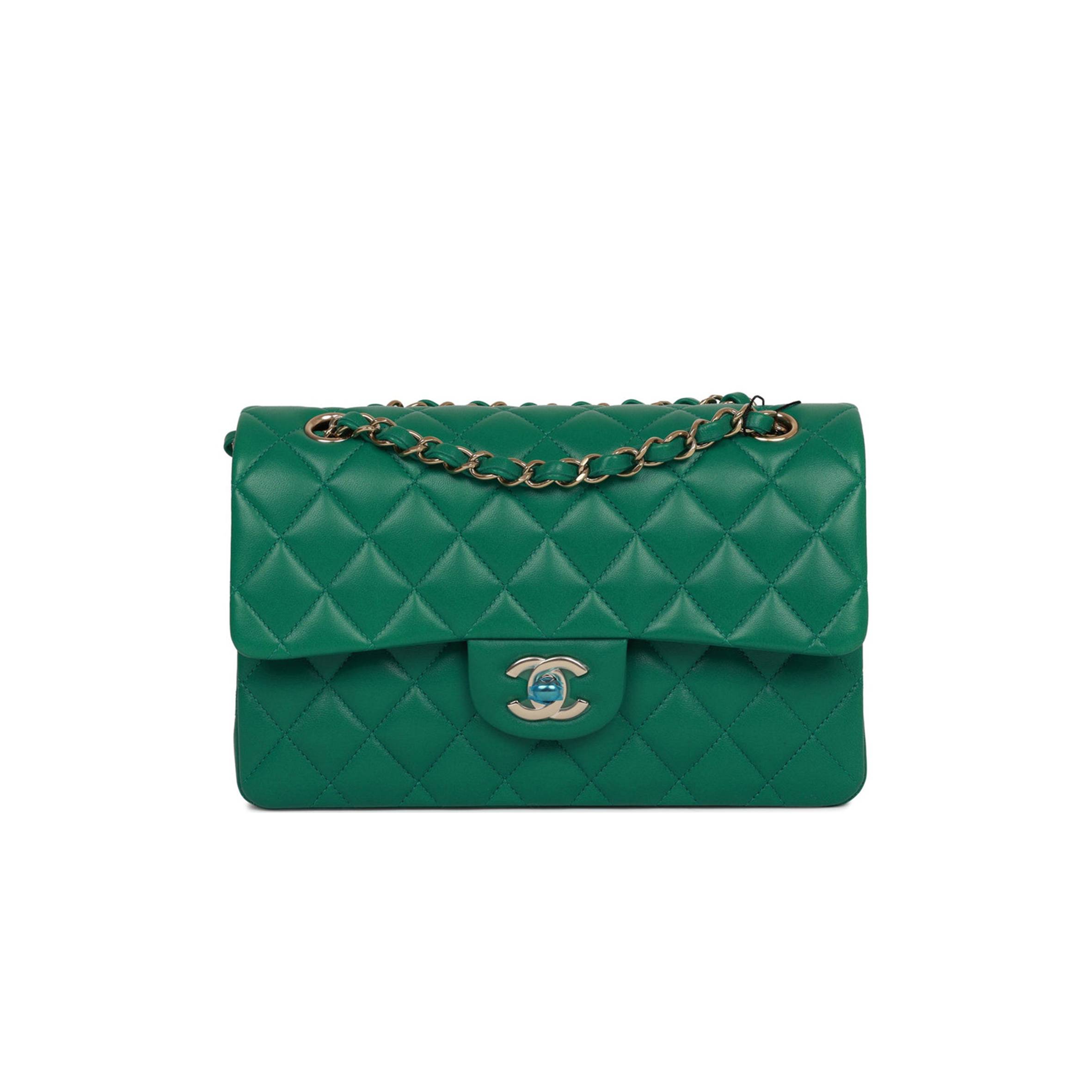 CHANEL SMALL CLASSIC DOUBLE FLAP BAG GREEN LAMBSKIN LIGHT GOLD HARDWARE (23*13*6cm)